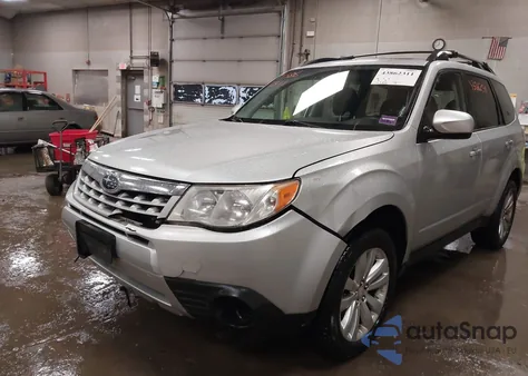 2011 Subaru Forester 2.5X Premium z USA, uszkodzony, nr VIN JF2SHADC3BH765527